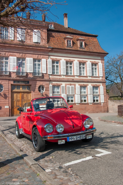 Oldtimer vor "Sous Préfecture" Weißenburg